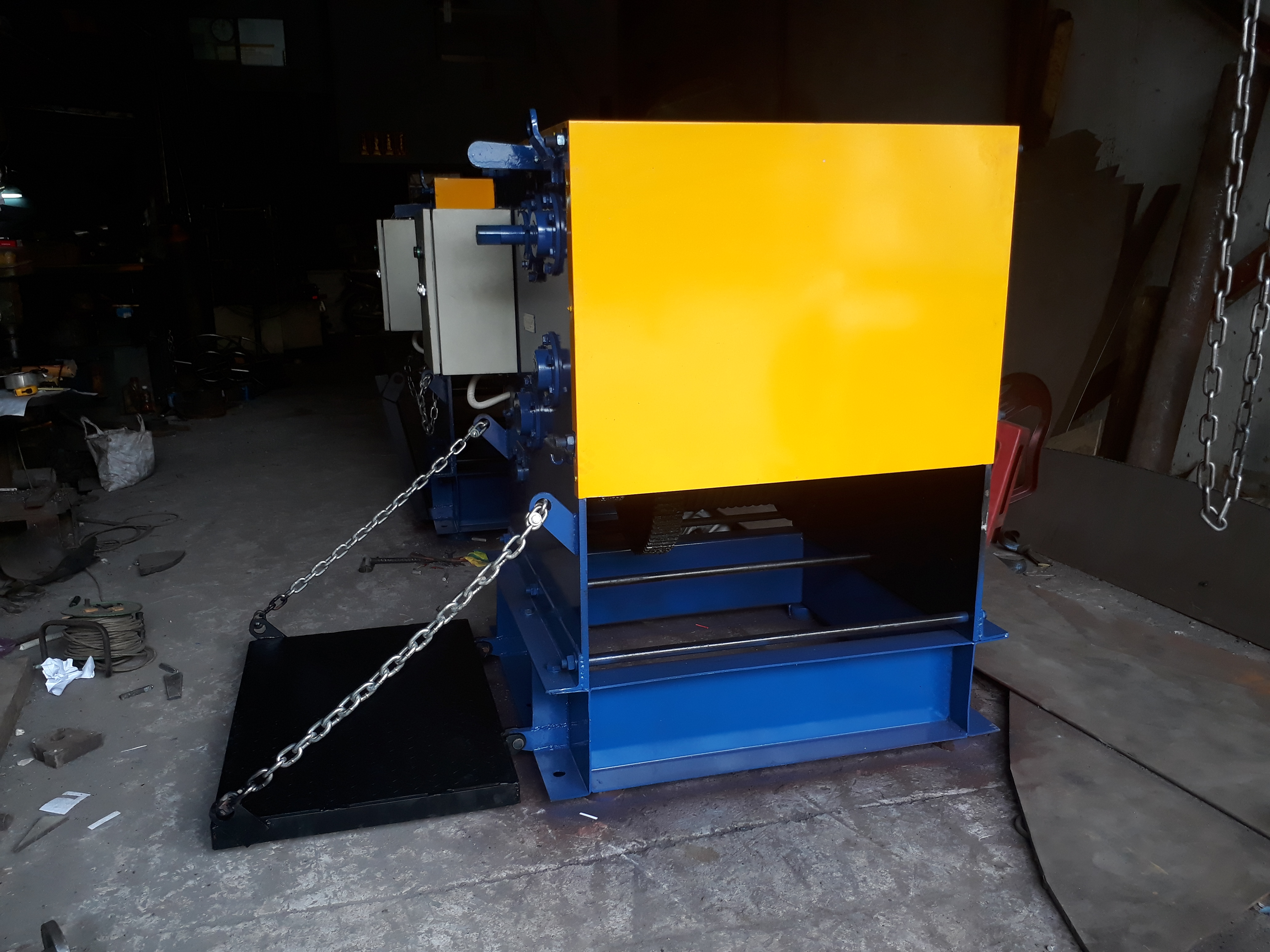 Máy đóng mở cửa sập ngăn mặn, ngăn triều