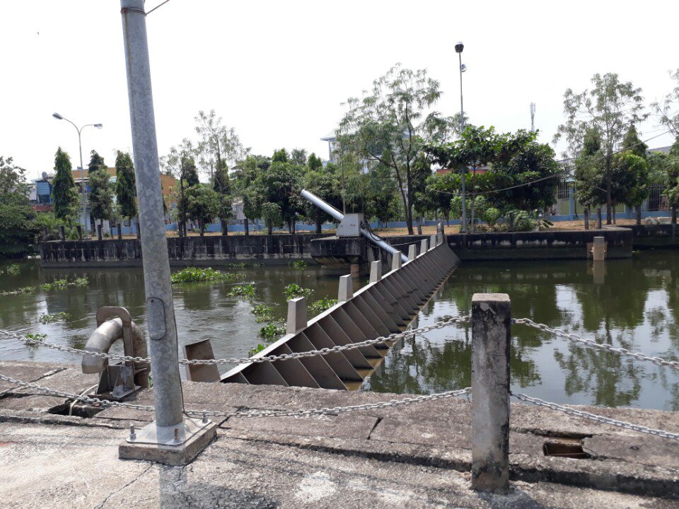 Cửa sập ngăn triều - TPHCM